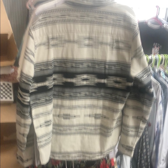 Lucky Brand Cream and Black Southwest Pattern Lightweight Shirt Jacket - Picture 5 of 5